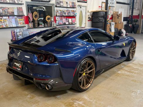 Used 2019 Ferrari 812 Superfast RWD image 6