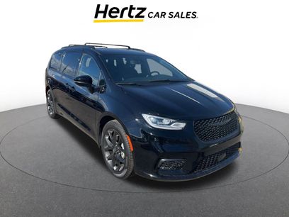 Used 2025 Chrysler Pacifica Limited