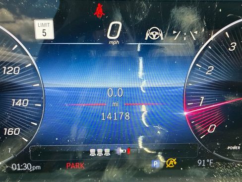 Used 2025 Mercedes-Benz GLE 450 4MATIC image 10