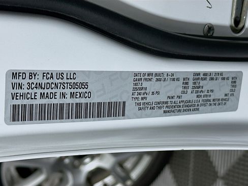 Used 2025 Jeep Compass Limited image 12