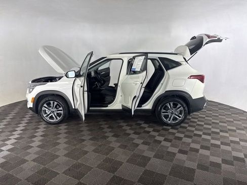 Used 2023 Kia Seltos S AWD/4WD image 11