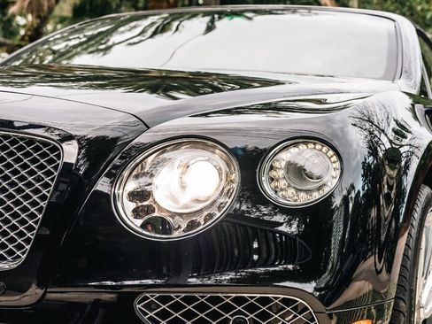 Used 2017 Bentley Continental GT image 27