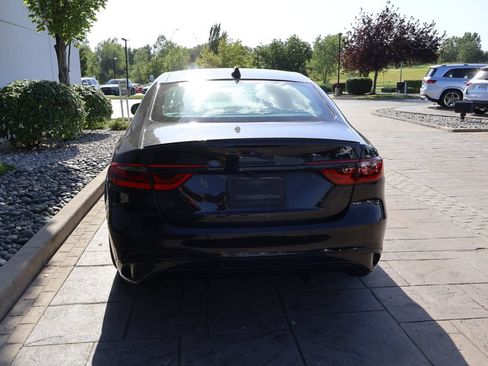 Used 2024 Jaguar XF R-Dynamic SE AWD/4WD image 7