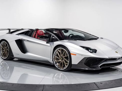 Used 2018 Lamborghini Aventador S image 6