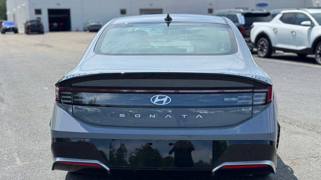 New 2026 Hyundai Sonata SEL FWD image 3