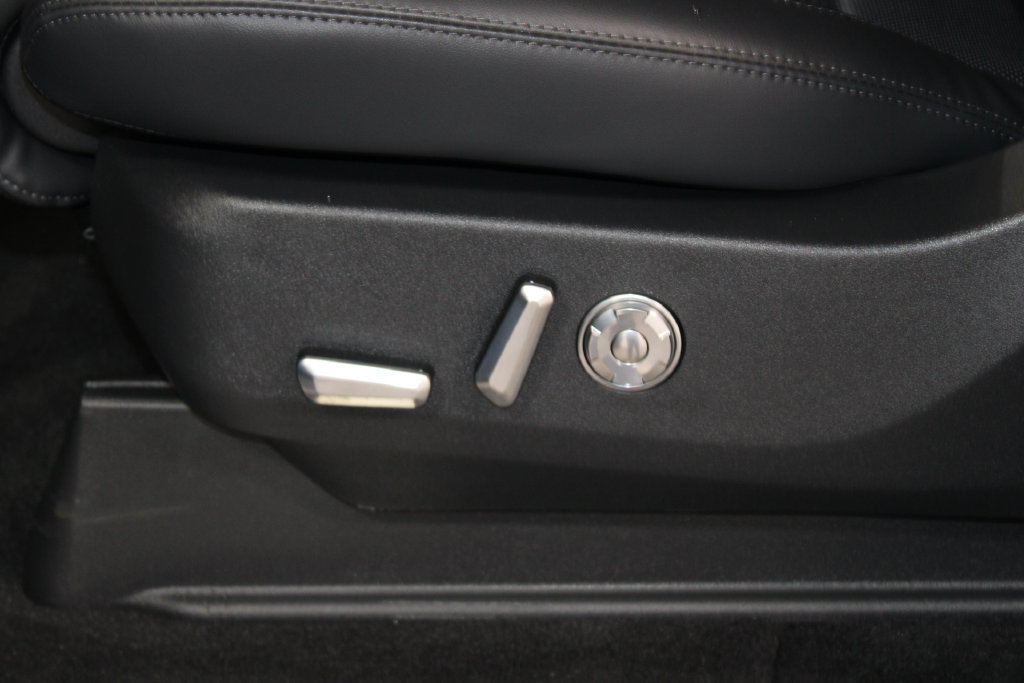 New 2027 Lincoln Navigator Premiere RWD image 22