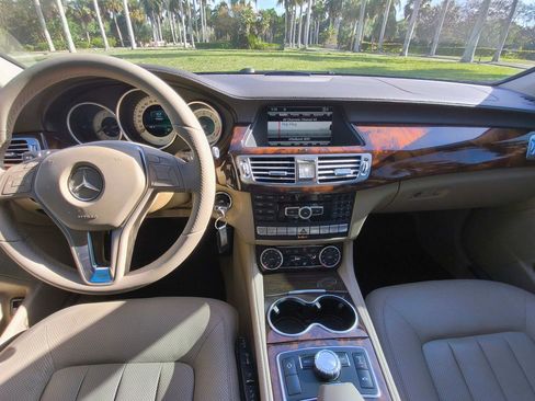 Used 2013 Mercedes-Benz CLS 550 4MATIC image 23
