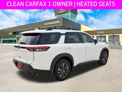 Used 2024 Nissan Pathfinder SV w/ SV Premium Package image 5