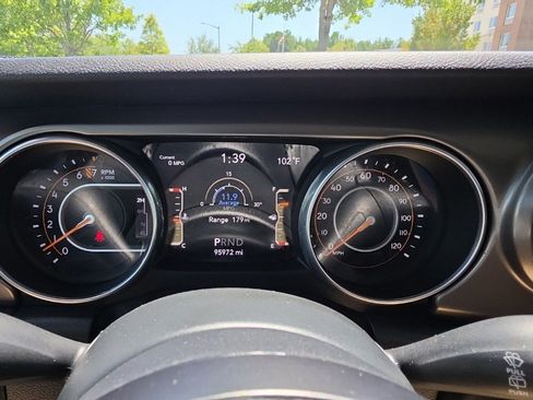 Used 2018 Jeep Wrangler Unlimited Sport S AWD/4WD image 17