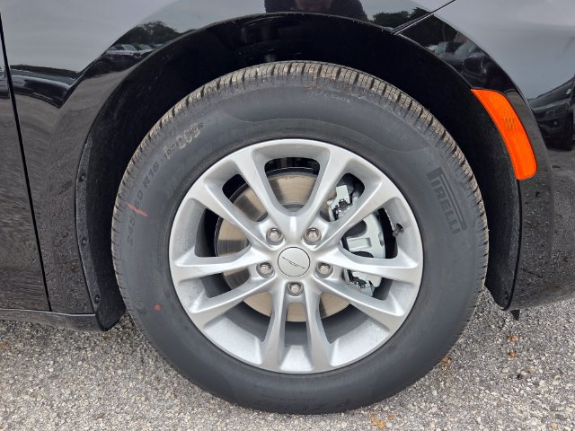 New 2027 Chrysler Pacifica Select FWD image 10