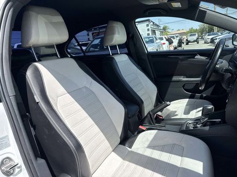 Used 2015 Volkswagen Jetta Sport image 16