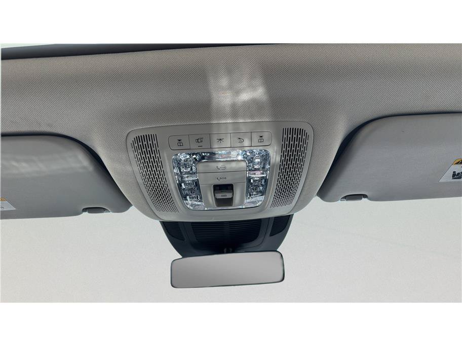 Used 2024 Mercedes-Benz GLS 450 4MATIC image 31