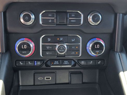 Used 2022 GMC Yukon AT4 AWD/4WD image 20