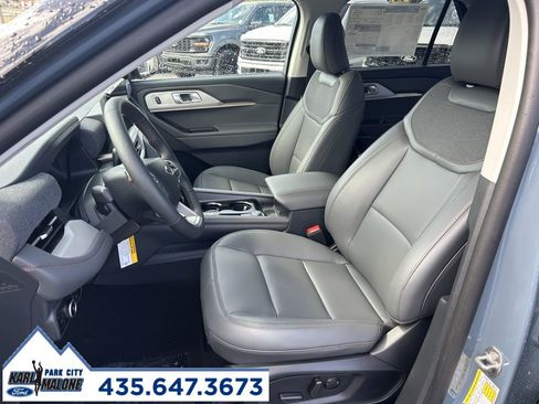 New 2025 Ford Explorer Active w/ Active Comfort Package image 16