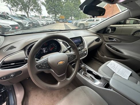 Used 2020 Chevrolet Malibu LT FWD image 15
