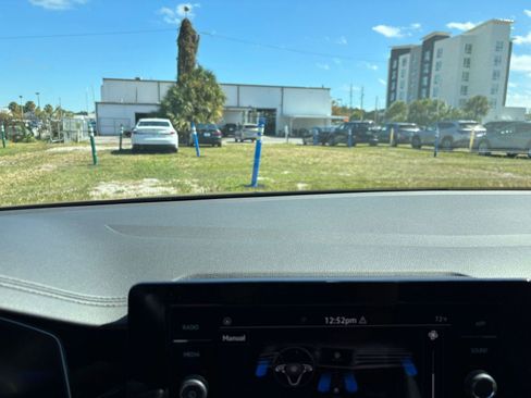 Used 2025 Volkswagen Jetta SE image 18