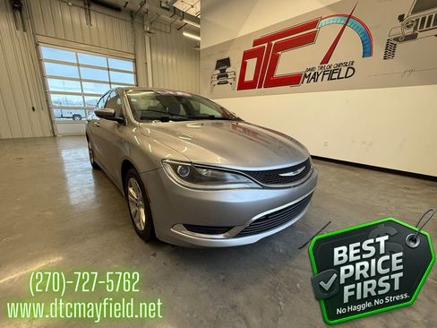 Used 2016 Chrysler 200 Limited w/ Convenience Group image 1