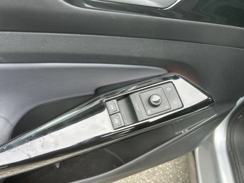 Used 2021 Volkswagen ID.4 Pro w/ ID.4 Protection Package RWD image 8