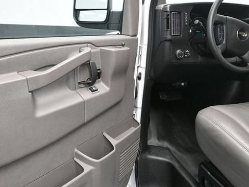Used 2024 Chevrolet Express 3500 LS RWD image 21