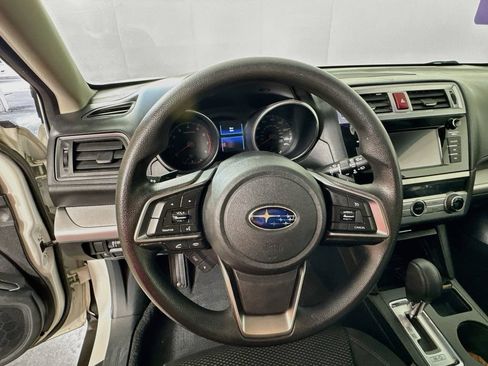 Used 2018 Subaru Outback 2.5i AWD/4WD image 11