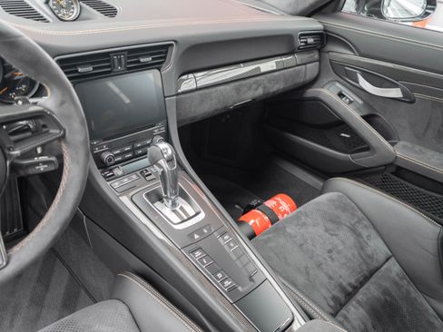 Used 2019 Porsche 911 GT3 RS RWD image 18