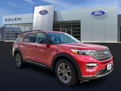 Certified 2023 Ford Explorer XLT w/ Equipment Group 202A AWD/4WD image 1