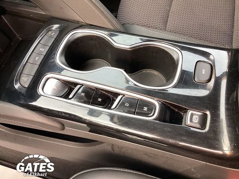 Used 2022 Buick Envision Preferred FWD image 31