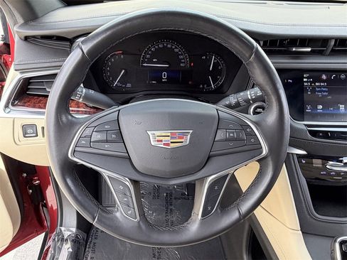 Used 2018 Cadillac XT5 Luxury w/ Driver Awareness Package image 23