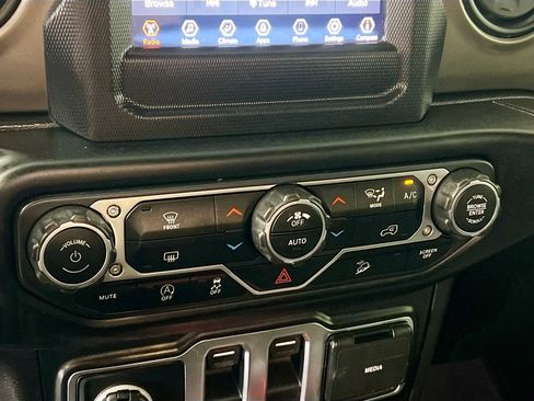 Used 2020 Jeep Wrangler Sport image 27