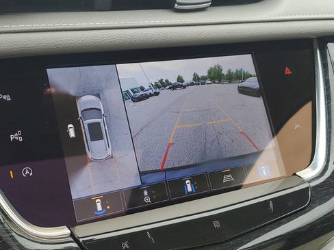 Used 2021 Cadillac XT6 Premium Luxury AWD/4WD image 16