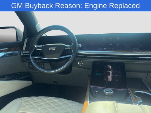 Used 2025 Cadillac Escalade Sport Platinum w/ LPO, ONYX Package AWD/4WD image 14