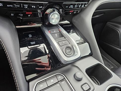 Used 2023 Acura MDX SH-AWD w/ Advance Package image 31