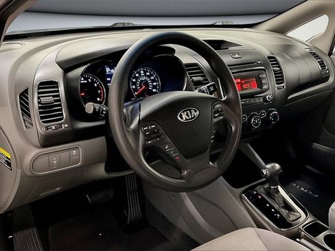 Used 2018 Kia Forte LX image 17
