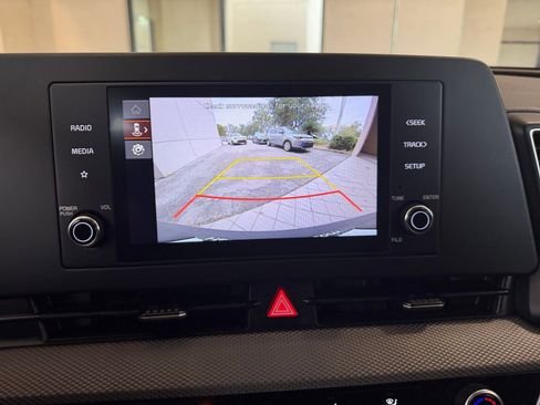 Used 2025 Kia Sportage LX image 17