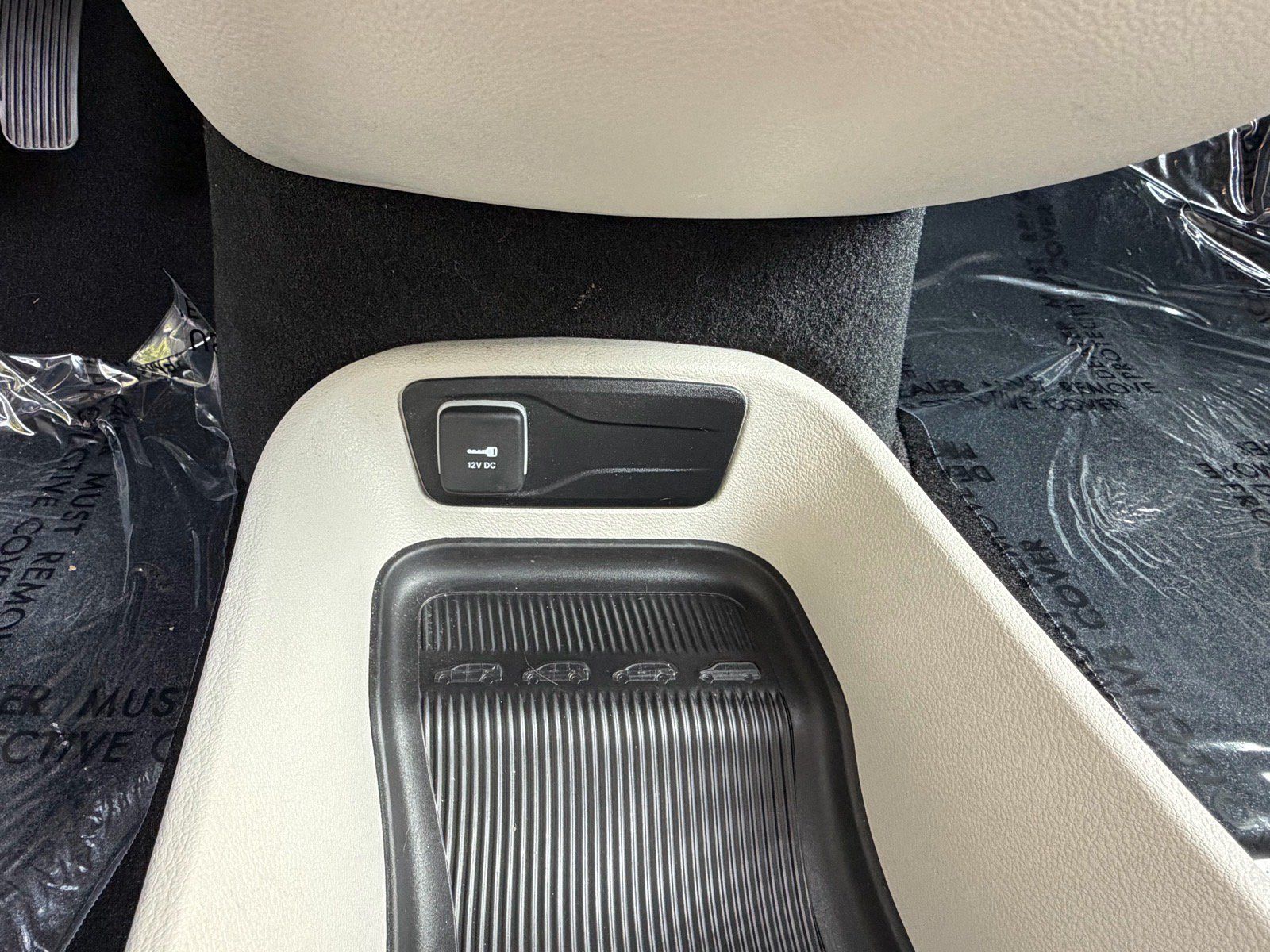 Used 2024 Chrysler Pacifica Touring-L FWD image 34