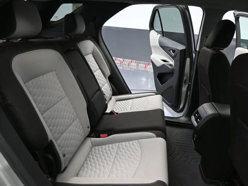 Used 2021 Chevrolet Equinox LS w/ LS Convenience Package image 37