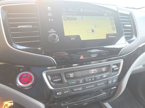 Used 2022 Honda Pilot Touring image 10