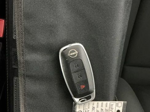 Used 2024 Nissan Rogue S AWD/4WD image 21