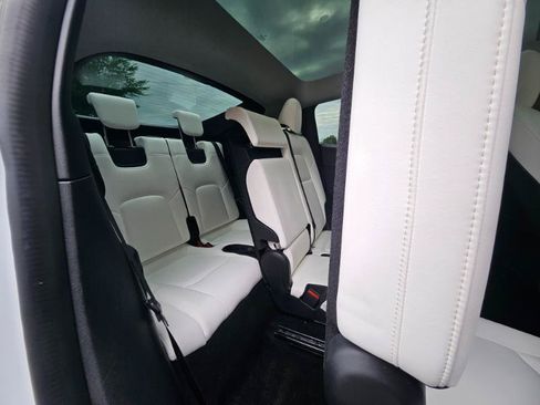 Used 2022 Tesla Model Y Long Range AWD/4WD image 68
