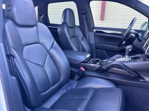 Used 2016 Porsche Cayenne AWD/4WD image 19