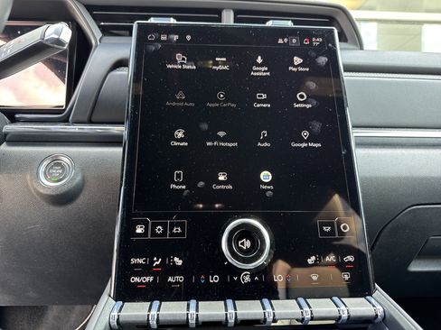 Used 2026 GMC Terrain Elevation w/ Elevation Premium Package image 23