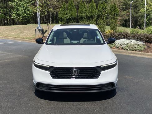 Used 2025 Honda Accord SE image 3