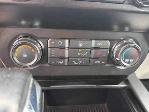 Used 2020 Ford F150 XLT w/ Equipment Group 302A Luxury AWD/4WD image 33