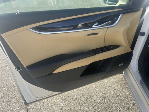 Used 2013 Cadillac XTS Luxury image 23