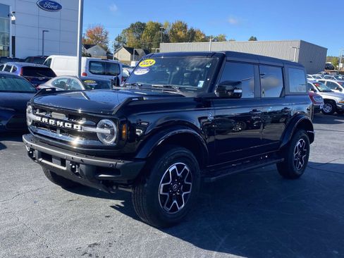 Used 2024 Ford Bronco Outer Banks image 3