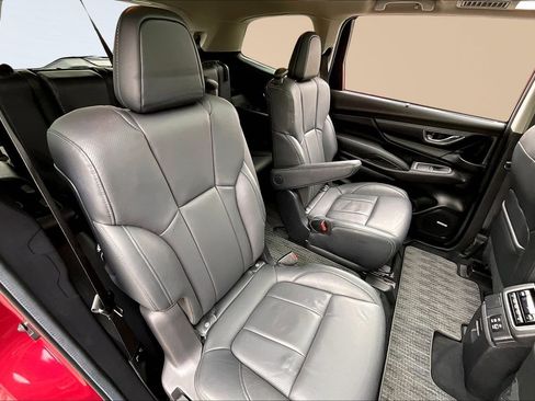 Used 2024 Subaru Ascent Limited w/ Technology Package image 28