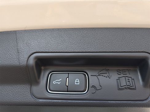 New 2025 Ford Explorer Active w/ Active Comfort Package image 14