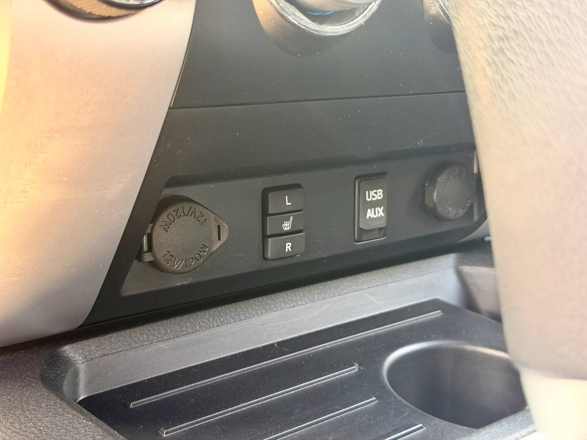 Used 2018 Toyota Tundra SR5 AWD/4WD image 23