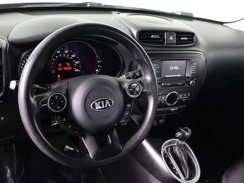 Used 2017 Kia Soul + image 21