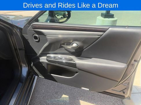Used 2019 Lexus ES 300h w/ Premium Package FWD image 23